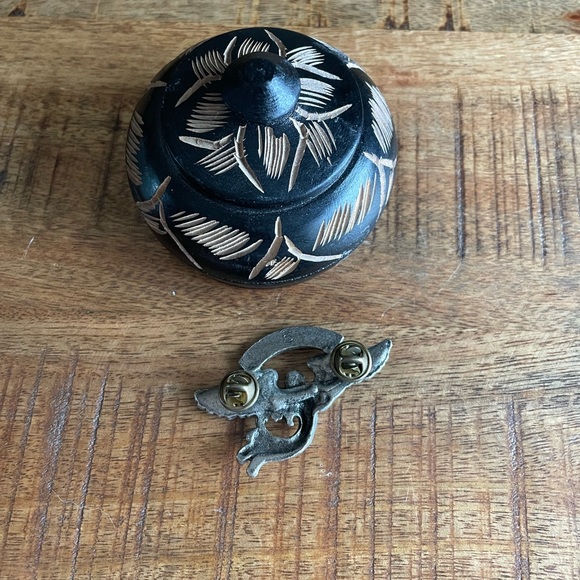 Vintage Dayton ‘99 Biketoberfest pin - Picture 2 of 2